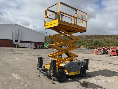 2014 Haulotte COMPACT 10DX 4x4 Diesel Plateforme élévatrice à ciseaux