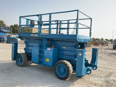 2007 Genie GS-4390 4x4 Diesel Scissor Lift