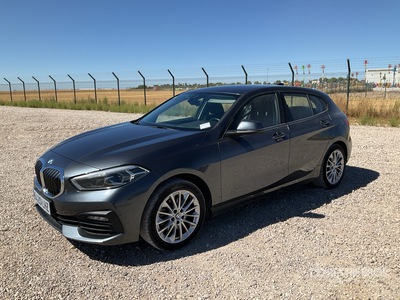 2020 BMW 118i سيارة