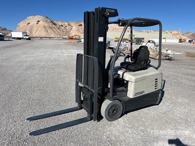 2011 Crown 3150 lb Electric Forklift