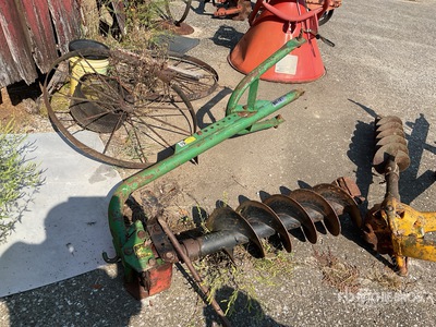 John Deere Post Hole Digger クローラートラクター　その他のアタッチメント
