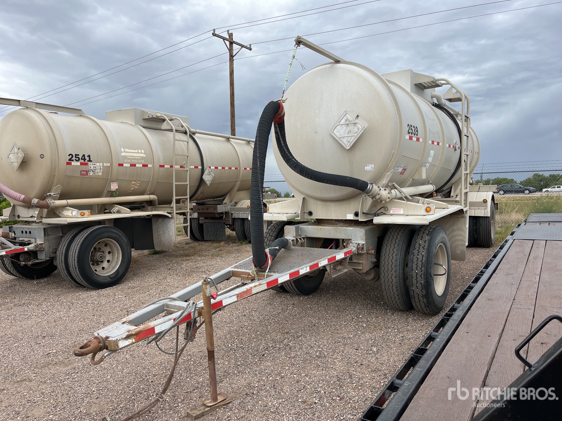 2009 Heil 4200 gal T/A Turntable Spread Axle Pup Tanker Trailer