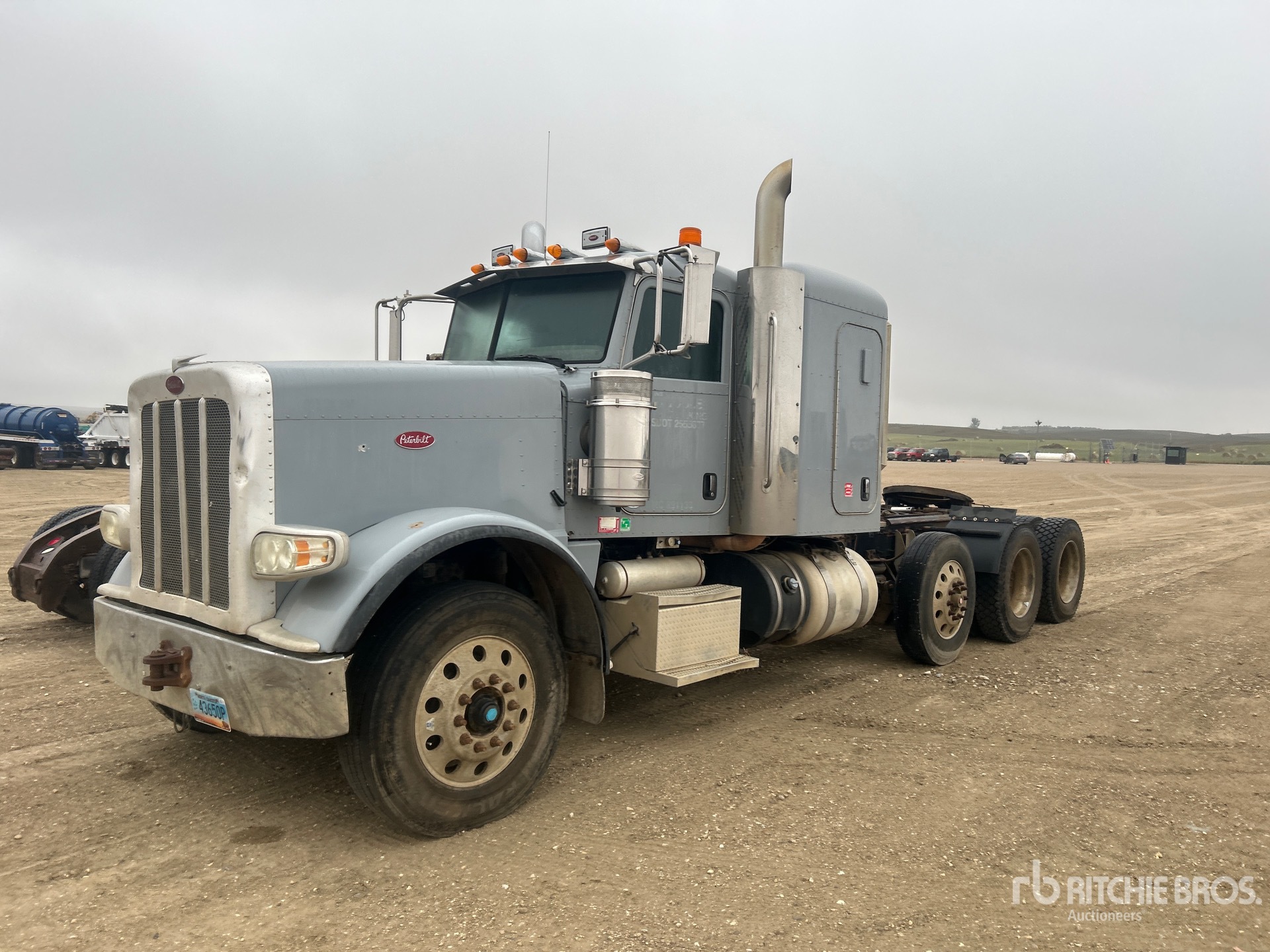 2013 Peterbilt 388 3- Achs Sattelzugmaschine mit Schlafkabine
