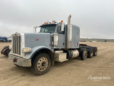 2013 Peterbilt 388 3- Achs Sattelzugmaschine mit Schlafkabine