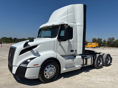 2019 Volvo VNL300 6x4 T/A Day Cab Truck Tractor