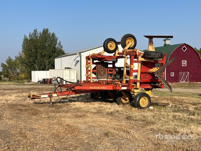 1983 Versatile Noble 7522 30 ft Blade