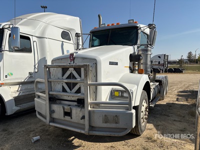 2013 Kenworth T800 6x4 Ciągnik siodłowy T/A z kabiną dzienną (Inoperable)