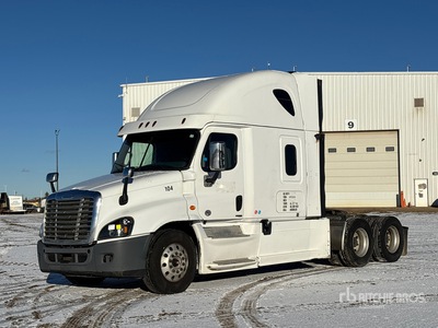 2017 Freightliner Cascadia 125 6x4 T/A Slaapcabine Trekker