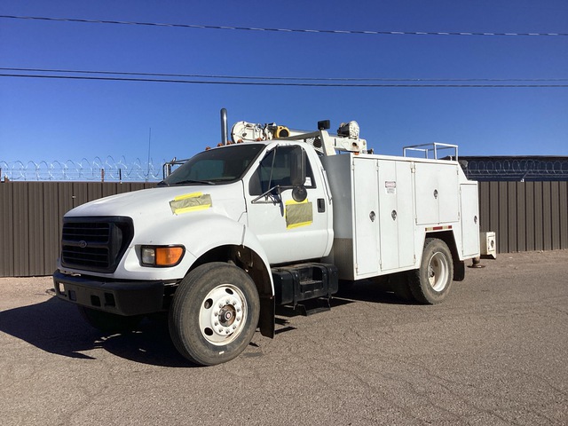 2000 Ford F-650 4x2 Service Truck