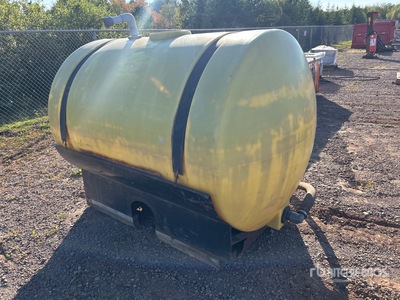 500 gal Skid Mounted Plastic Water Tank
