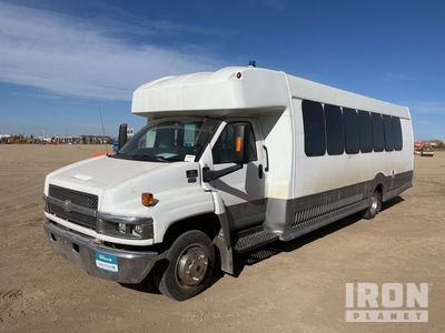 2009 Chevrolet C5500 4x2 24-Seat Crew Carrier Bus