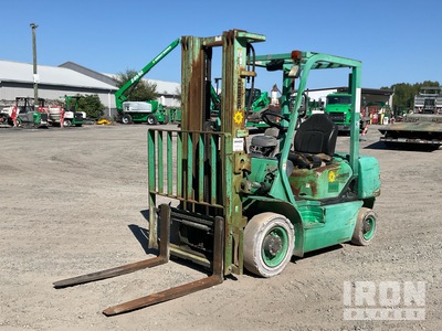 2005 Komatsu FG25T-14 3750 lb Forklift