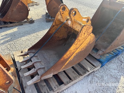 24 in Digging Excavator Bucket