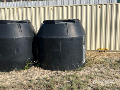 1000 gal Poly Water Tank