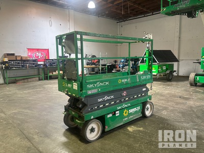 2016 Skyjack SJIII 3220 Electric Scissor Lift