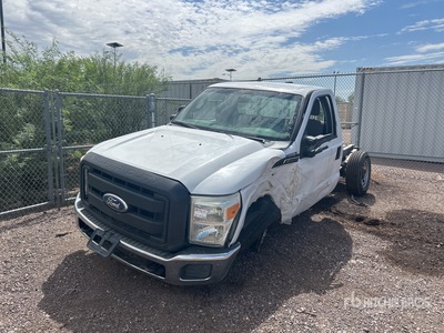 2011 Ford F-250 XL 4x2 Cabine en chassis (Inoperable)