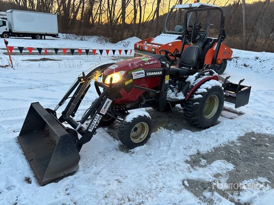 2021 Yanmar SA424 4WD tractor utilitario