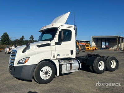 2020 Freightliner Cascadia 126 6x4 T/A Day Cab Truck Tractor