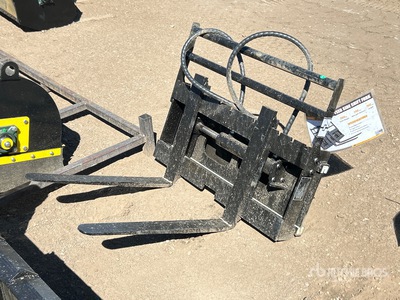 GIYI GY-CYHC 29 in Mini Skid Steer Forks (Unused)