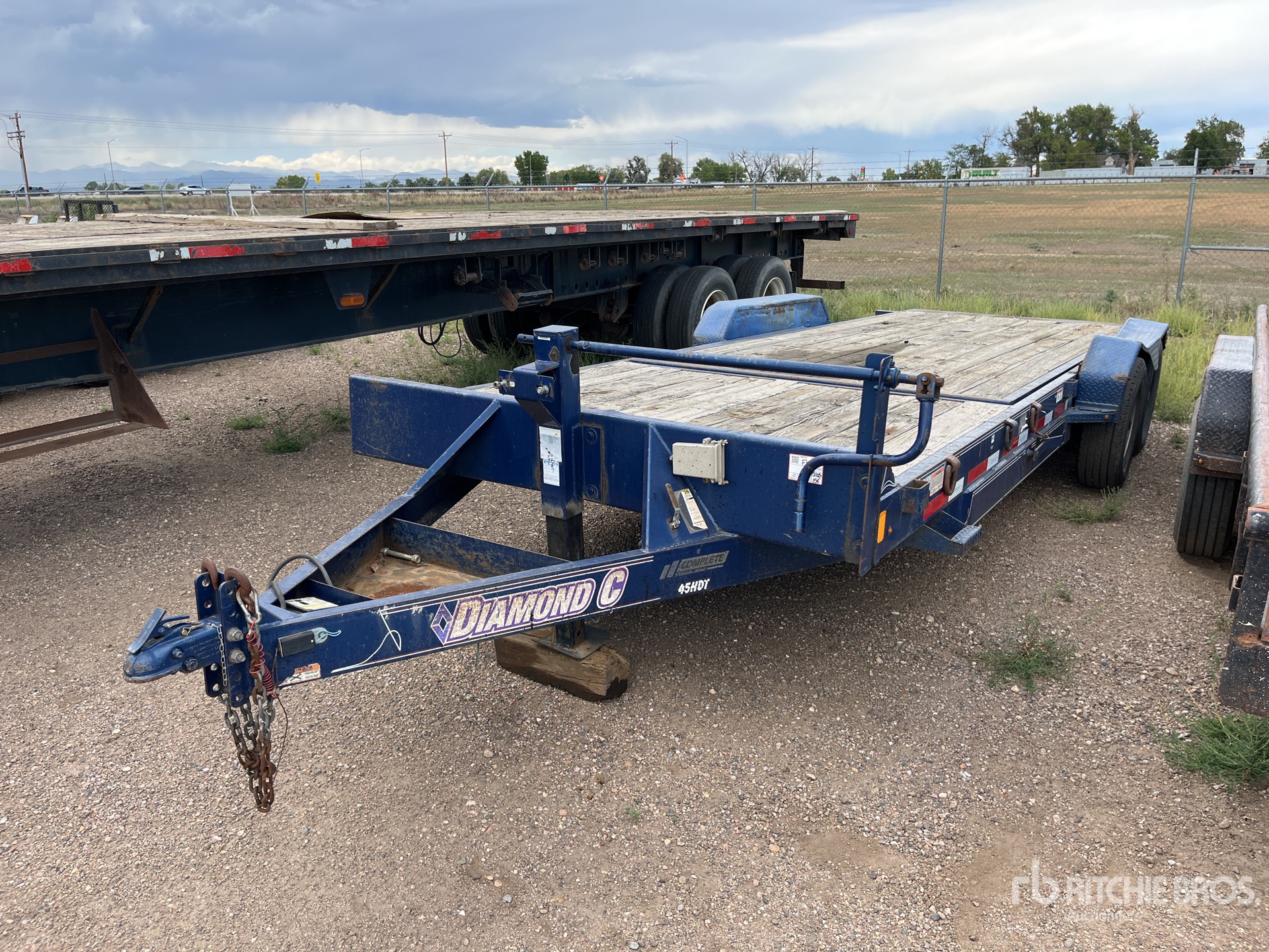 2015 Diamond C 22 ft T/A Plataforma Basculante