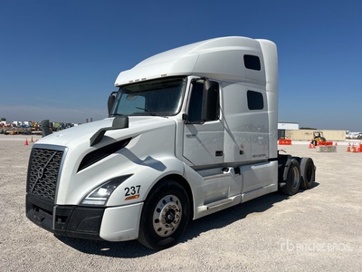 2020 Volvo VNL760 6x4 تراكتور شاحنة كابينة النوم (ثنائية المحور)
