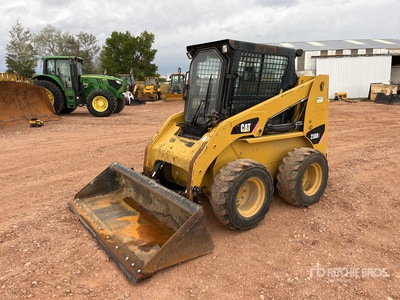 2010 Cat 236B2 Ładowarka o sterowaniu burtowym