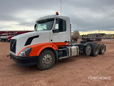 2015 Volvo VNL84T300 8x4 Tri/A Day Cab Truck Tractor