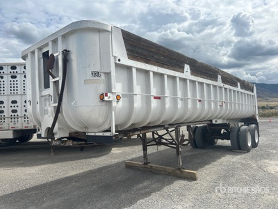 1972 Fruehauf T/A مقطورة للتفريغ الخلفي
