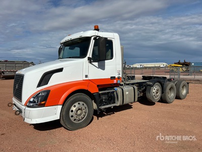 2015 Volvo VNL84T300 8x4 Tri/A Day Cab Truck Tractor