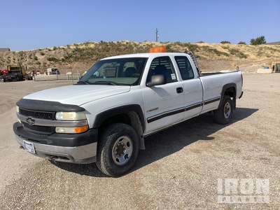 2001 Chevrolet 2500 HD 4x2 Extended Cab Pickup