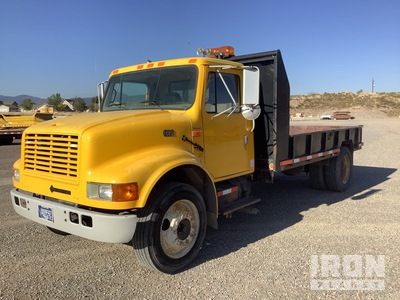2002 International 4700 LP 4x2 Pritsche-Lkw