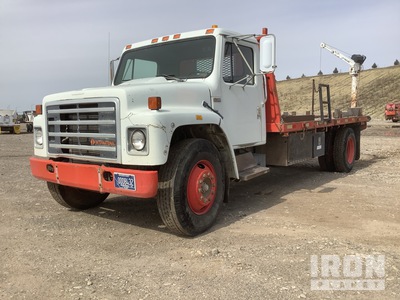1987 International S1700 4x2 Flatbed Truck