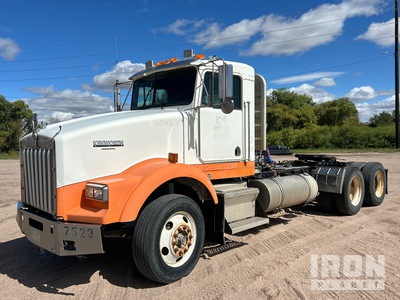 1999 Kenworth T800B Tri/A Day Cab Truck Tractor