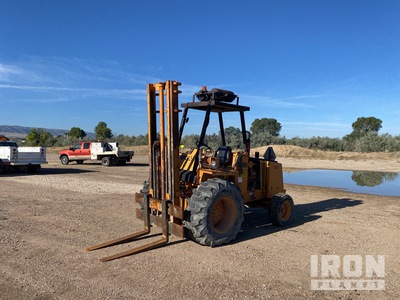 1982 Case 586D 4x2 Rough Terrain Forklift