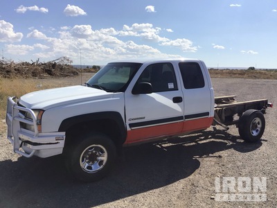 2004 Chevrolet 2500HD 4x2 Extended Cab EXT CAB 3/4 TON Cabine et châssis