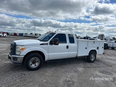 2015 Ford F-350 XL XL 4x2 Extended Cab Camión Utilitario