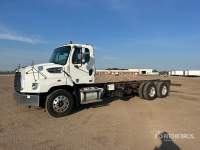 2015 Freightliner 114SD 6x4 الكابينة والهيكل