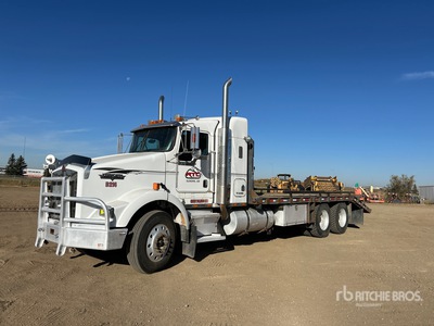 2004 Kenworth T800B 6x4 Sleeper Flatbed Truck