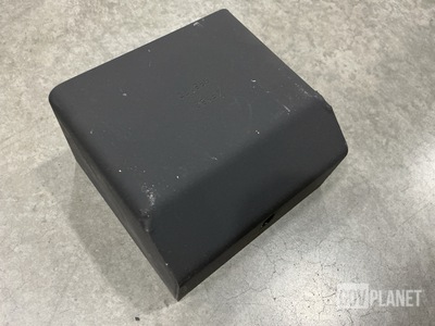 (32) Oshkosh 1988120 Access Covers