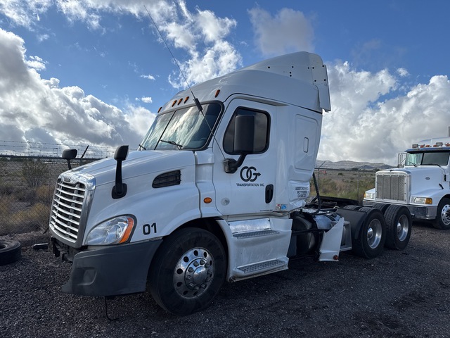 2016 Freightliner Cascadia 113 6x4 T/A Sleeper Truck Tractor (Inoperable) 2016 Freightliner Cascadia 113 6x4 T/A Sleeper Truck Tractor (Inoperable)