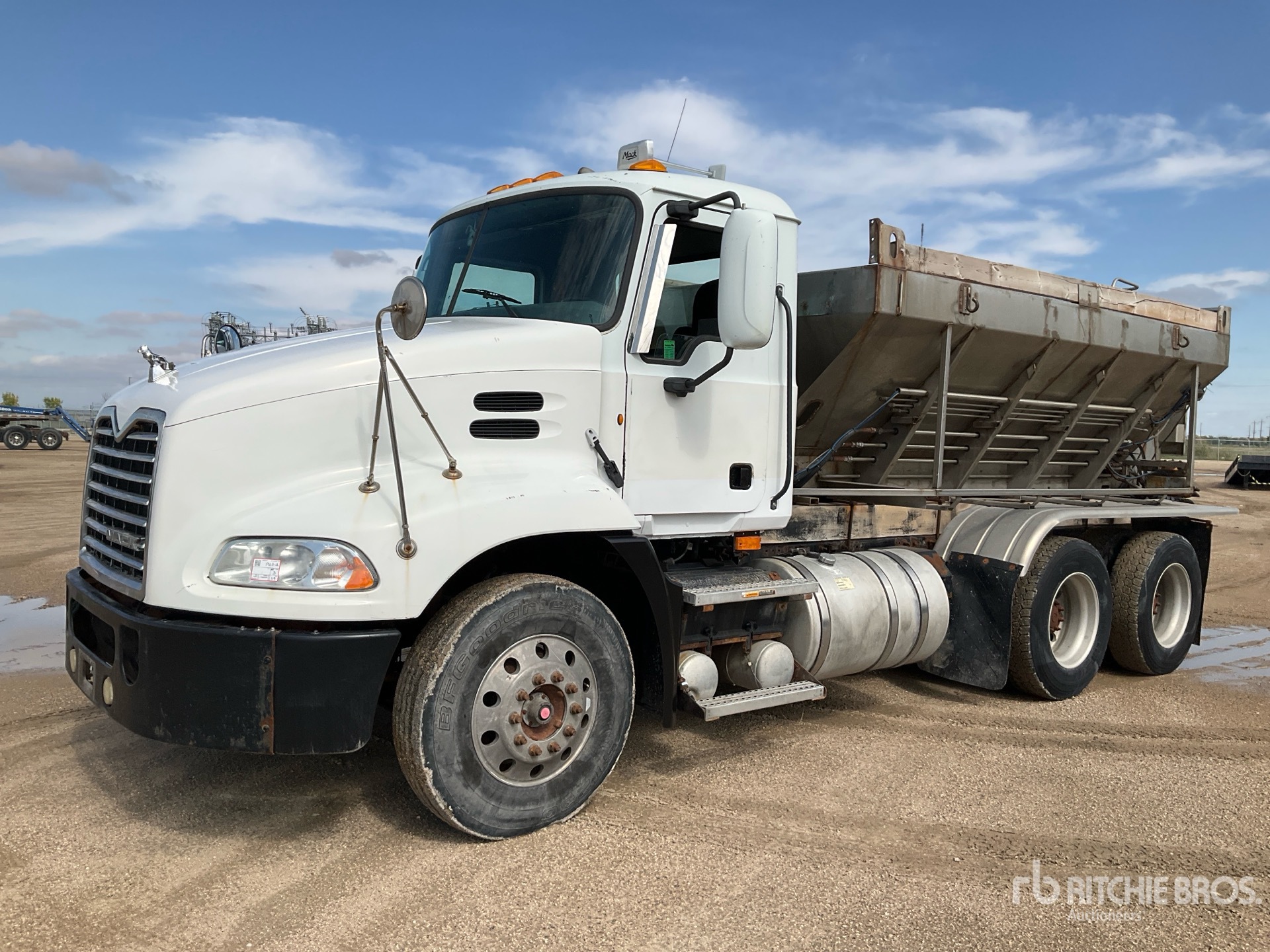 2011 Mack CXU613 6x4 Spreader Truck