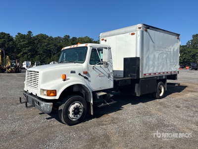 2002 International 4700 4x2 Van Truck