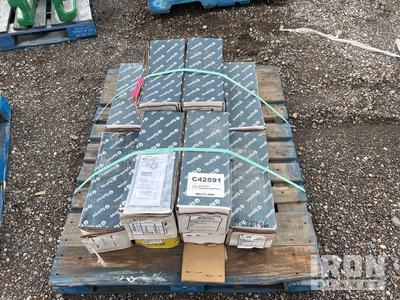 Quantity of (12) 5.75 in QL50 780 Hammer Drill Bits Pièces divers