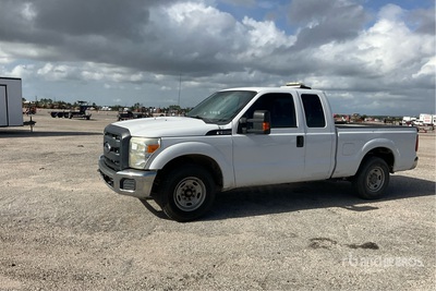 2016 Ford F-250 4x2 Extended Cab بيك اب