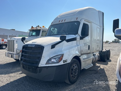 2023 Freightliner Cascadia 126 6x4 تراكتور شاحنة كابينة النوم (ثنائية المحور)