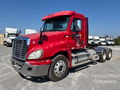 2013 Freightliner Cascadia 125 T/A Day Cab Truck Tractor