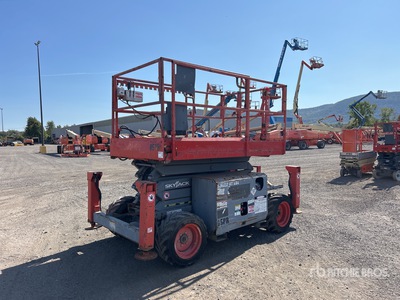 2014 Skyjack SJ6832 RT 4x4 Dual Fuel Scissor Lift