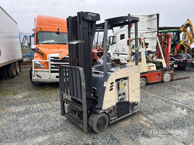 Crown Electric Standup Pallet Jack (Inoperable)