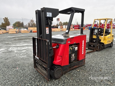 Raymond R40-040QM 4000 lb Electric Standup Pallet Jack (Inoperable)