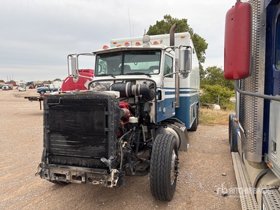 2012 Peterbilt 367 6x4 Vrachtwagen voor het leggen van een telefoonlijn (Inoperable)